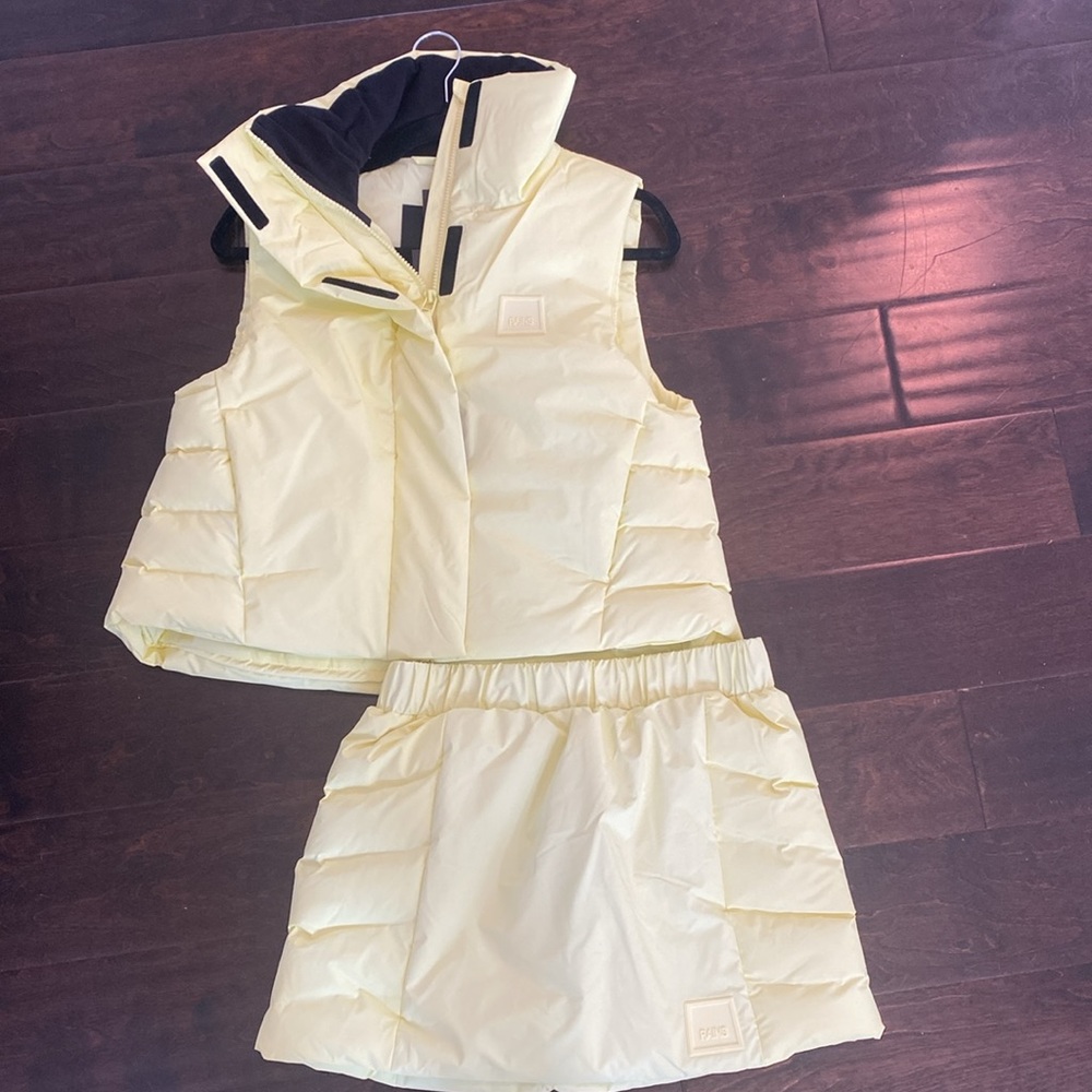 Rains Loop W Mini Skirt NWT Size S - Picture 4 of 6